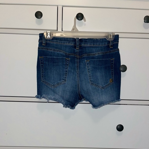 Women’s jean shorts - Picture 2 of 2